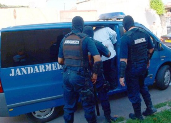 Patru tineri din Crucea s-au ales cu dosar penal: se pregăteau de furat